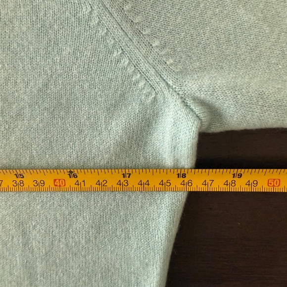 Prive 100% Cashmere Women’s Long Sleeve V- Neck Aqua Sweater Pullover Size M - Picture 4 of 7